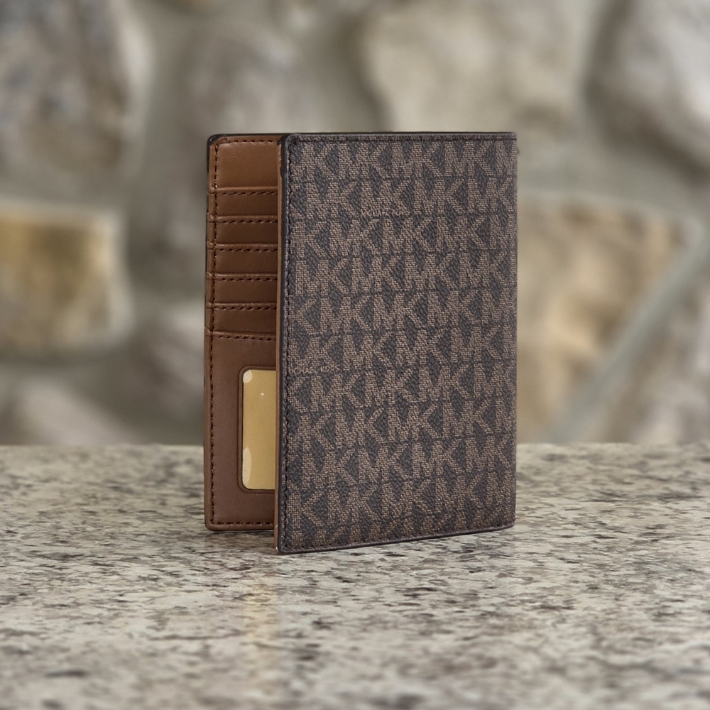 Michael Kors Jet Set Travel Brown Passport Logo Wallet - Picture 2 of 6